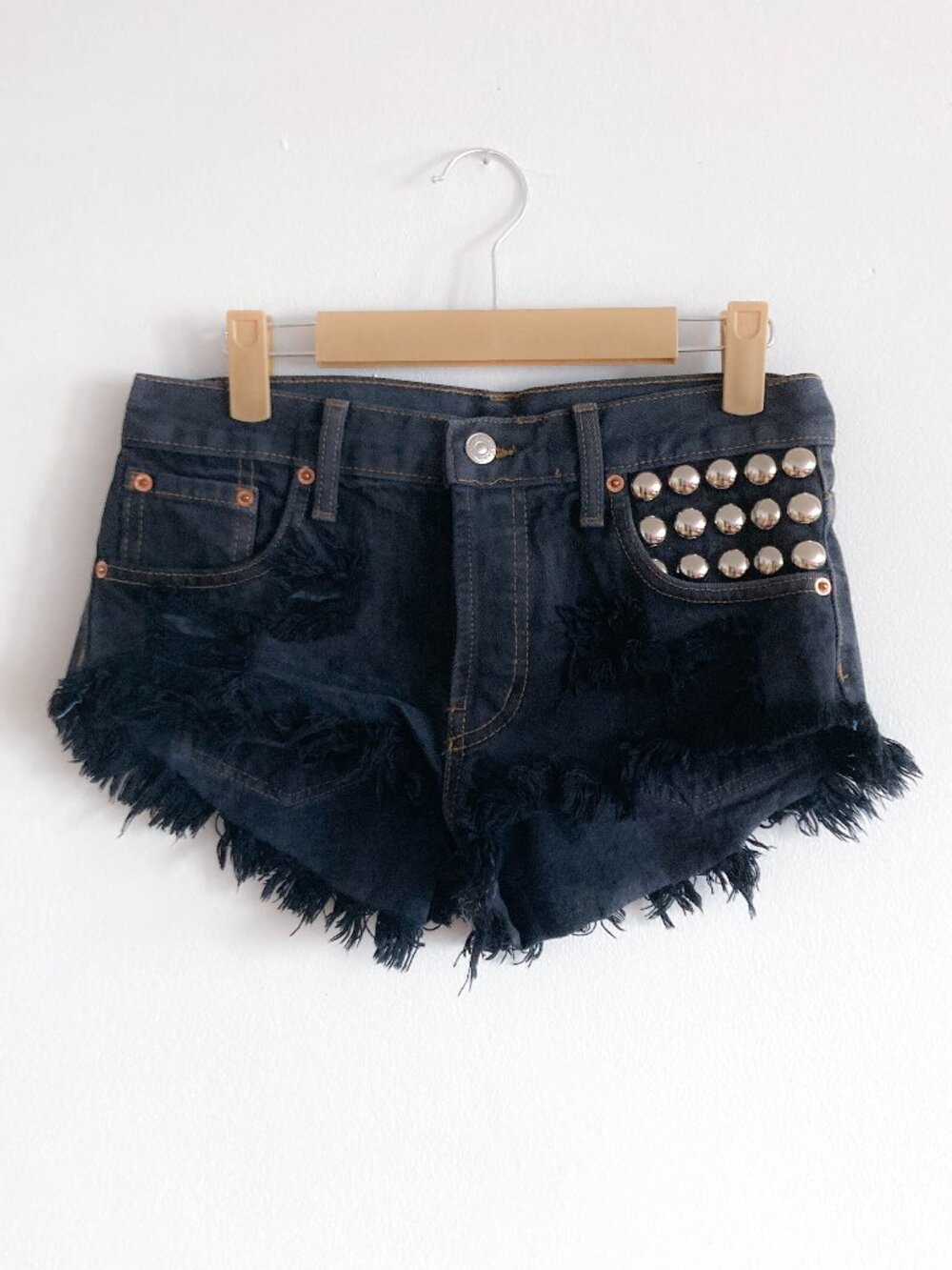 RUNWAYDREAMZ high waisted studded denim jean shorts XS 100% cotton